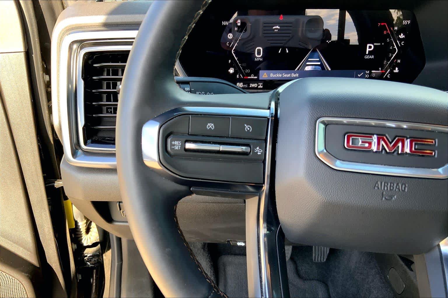 Used 2026 GMC Canyon AT4 w/ Technology Plus Package AWD/4WD image 23