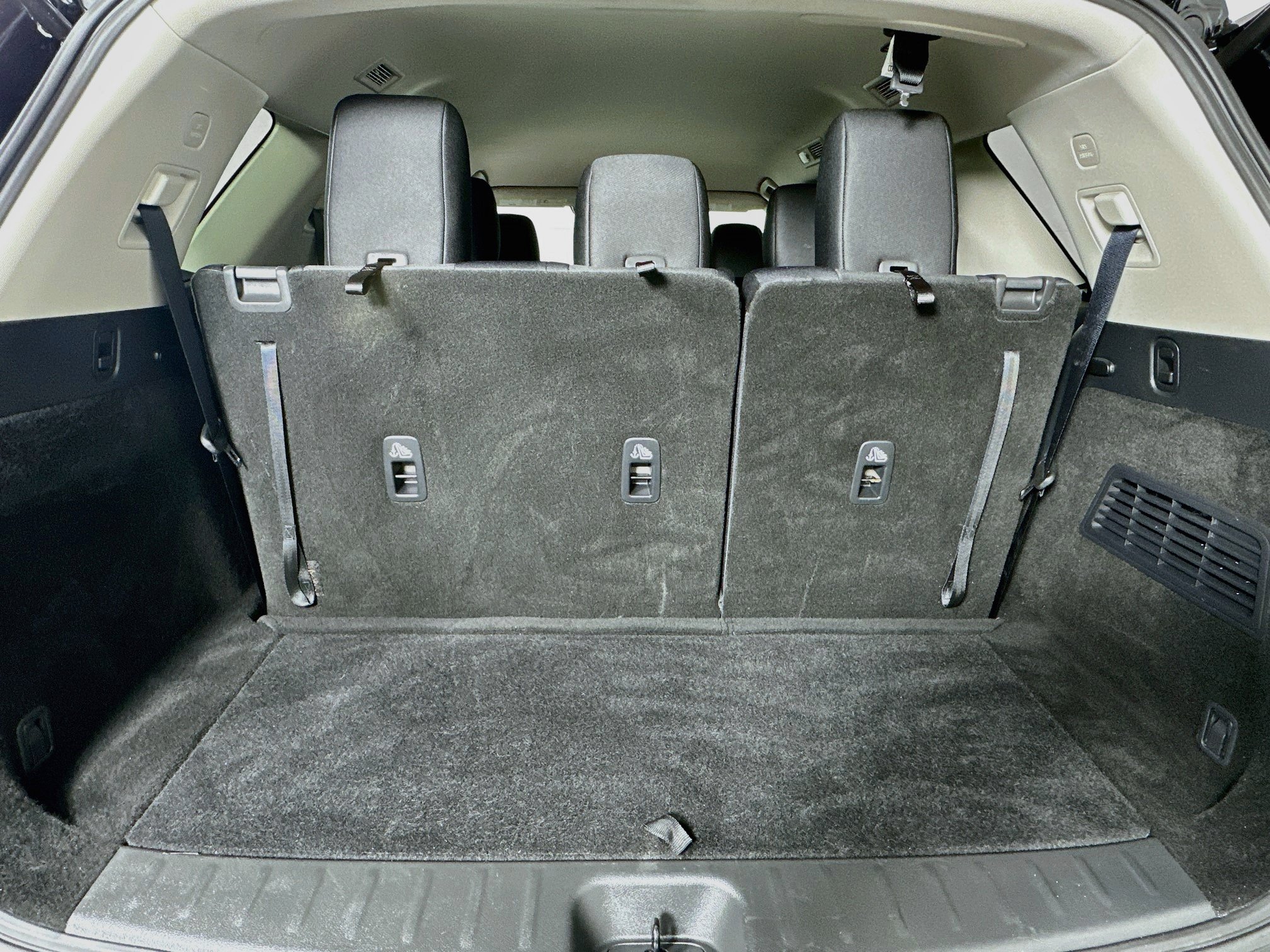 Used 2025 Nissan Pathfinder S FWD image 23