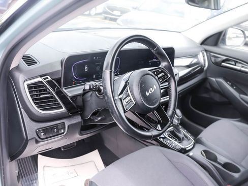 Used 2025 Kia Seltos S AWD/4WD image 15