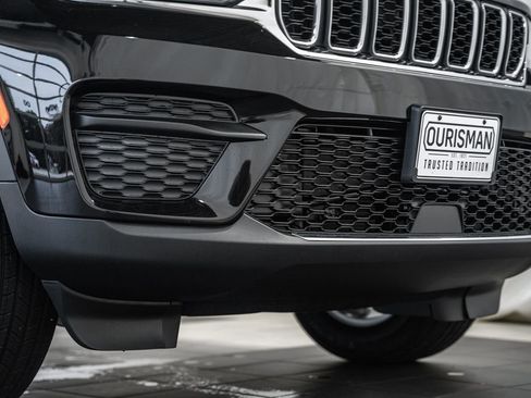 New 2025 Jeep Grand Cherokee Laredo X w/ Luxury Tech Group I image 13