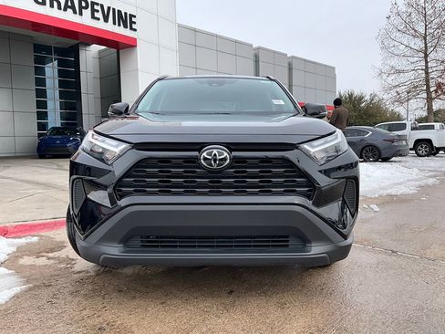 Used 2025 Toyota RAV4 XLE image 4