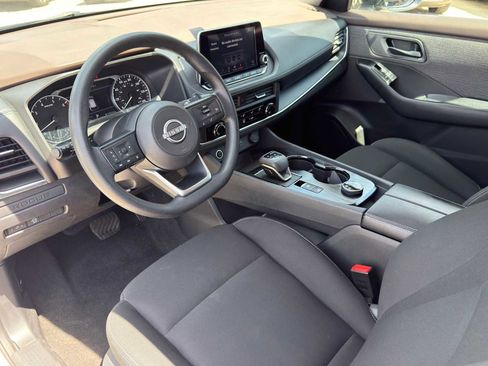Used 2023 Nissan Rogue S AWD/4WD image 10