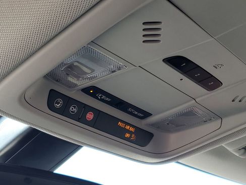 Used 2020 Chevrolet Blazer LT image 21