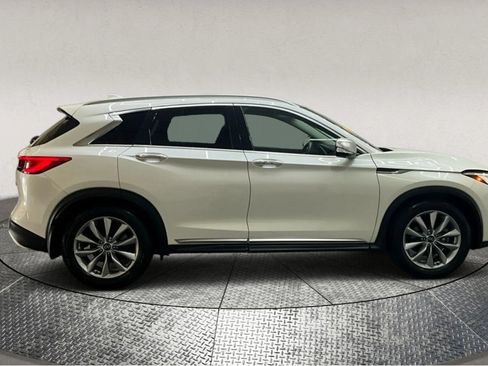 Used 2021 INFINITI QX50 Essential w/ Convenience Package image 9