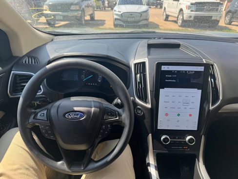 Used 2024 Ford Edge SE image 16