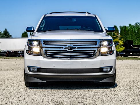 Used 2019 Chevrolet Suburban Premier w/ Premier Plus Edition AWD/4WD image 5