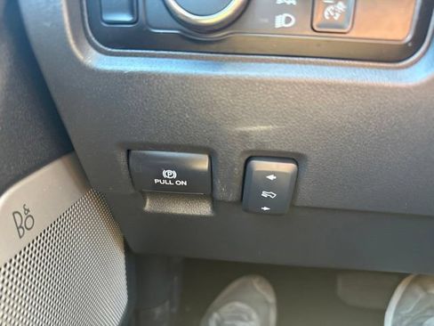 Used 2024 Ford F250 Lariat AWD/4WD image 34