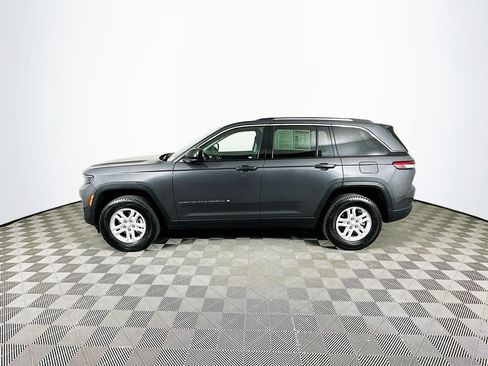 Certified 2022 Jeep Grand Cherokee Laredo w/ Luxury Tech Group I image 7