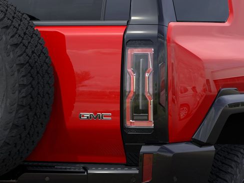New 2026 GMC Hummer EV SUV w/ LPO, Sport Package AWD/4WD image 11