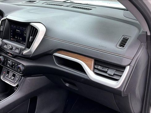 Used 2020 GMC Terrain SLE w/ Driver Convenience Package FWD image 16