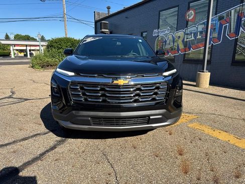 New 2026 Chevrolet Equinox LT w/ Convenience Package II FWD image 2