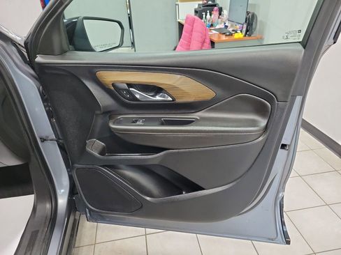 Used 2020 GMC Terrain SLE w/ Driver Convenience Package image 25