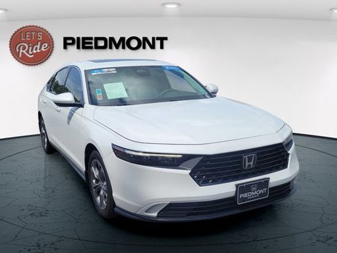 Used 2024 Honda Accord EX image 4