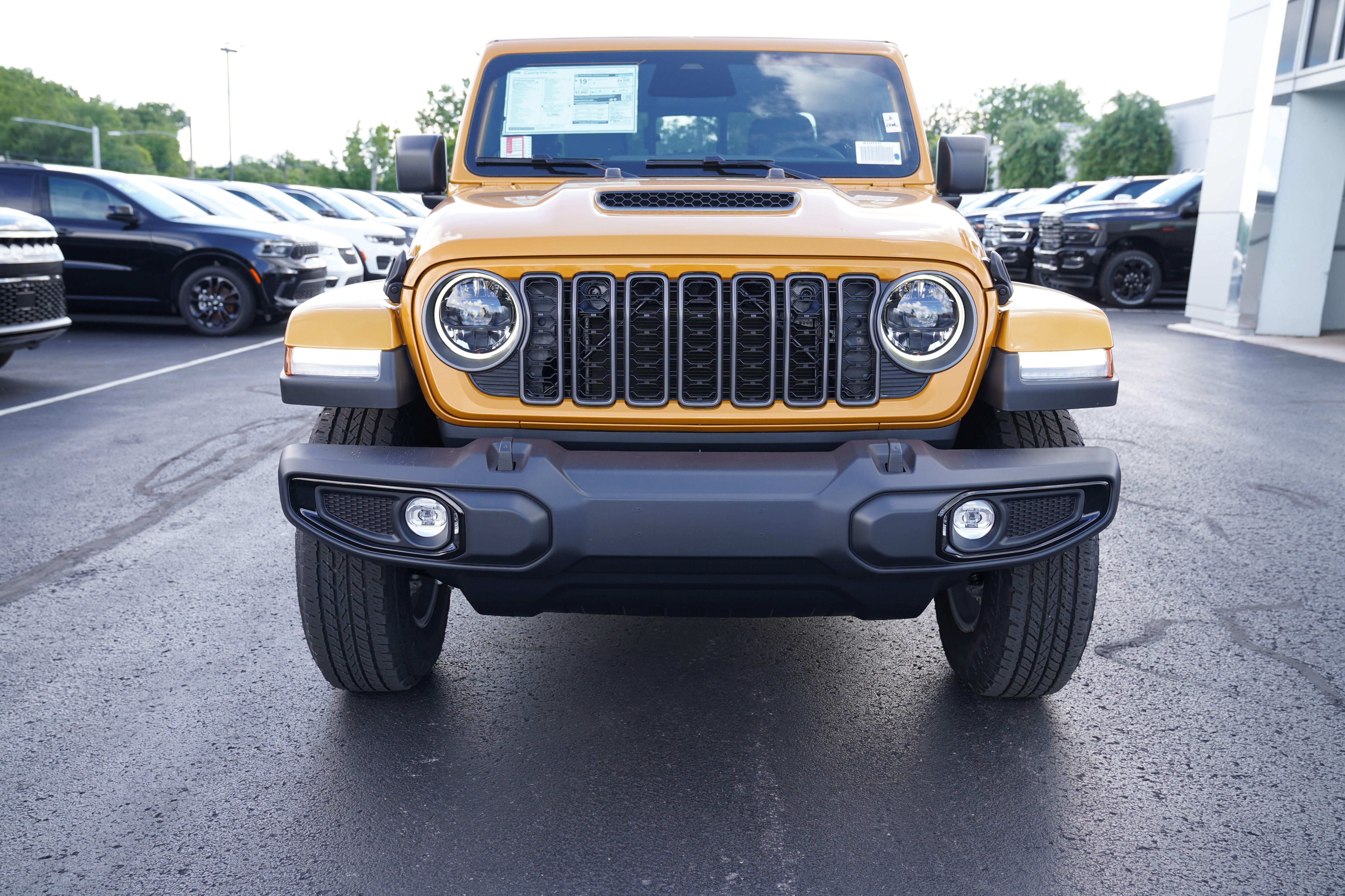 New 2026 Jeep Gladiator Sport AWD/4WD image 10