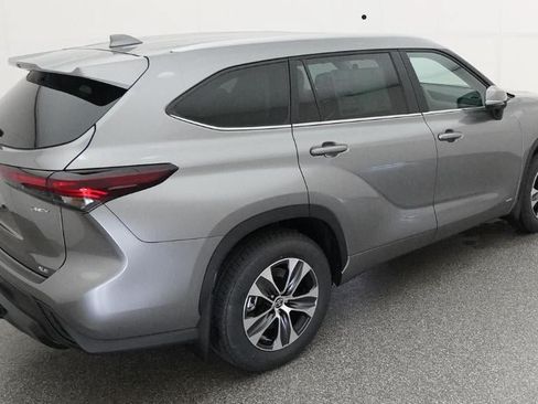 New 2026 Toyota Highlander XLE AWD/4WD image 9