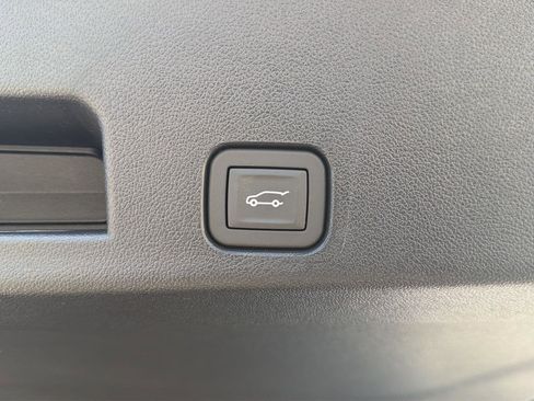 New 2026 GMC Acadia Denali Ultimate w/ LPO, Floor Liner Package AWD/4WD image 38