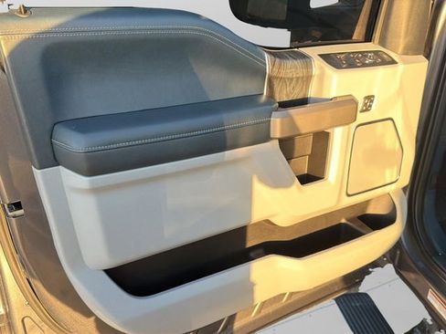 Certified 2022 Ford F450 Limited w/ FX4 Off-Road Package image 19