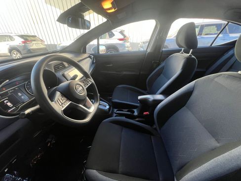 Used 2025 Nissan Versa SV image 27