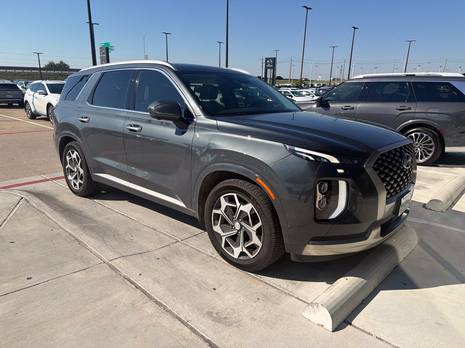 Used 2022 Hyundai Palisade Calligraphy FWD image 3