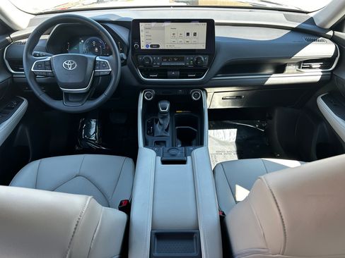 Used 2026 Toyota Grand Highlander XLE image 22