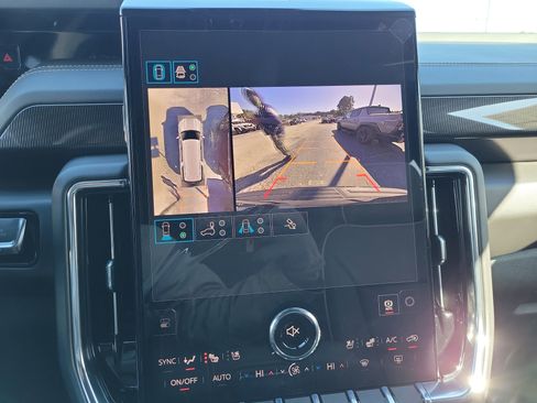 New 2026 GMC Yukon XL Elevation w/ Elevation Premium Package image 25