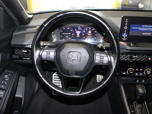Used 2024 Honda Accord Sport image 11