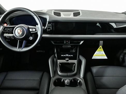 New 2025 Porsche Cayenne image 23