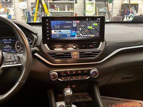 Used 2023 Nissan Altima 2.5 SR w/ SR Premium Package image 5