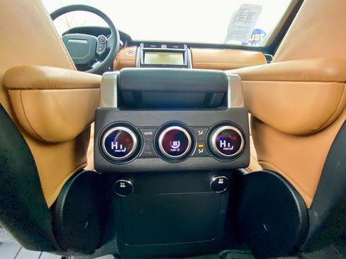 Used 2017 Land Rover Discovery First Edition image 26