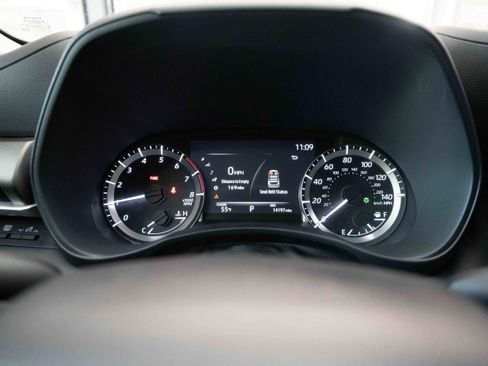 Used 2023 Toyota Highlander L image 16