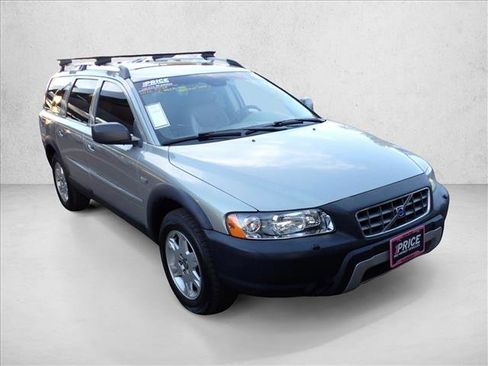 Used 2005 Volvo XC70 AWD/4WD image 4