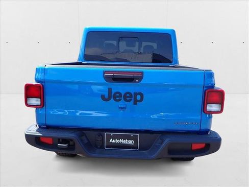New 2025 Jeep Gladiator Sport image 3
