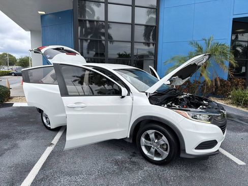 Certified 2021 Honda HR-V LX image 21