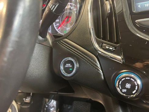 Used 2018 Chevrolet Cruze Premier image 23