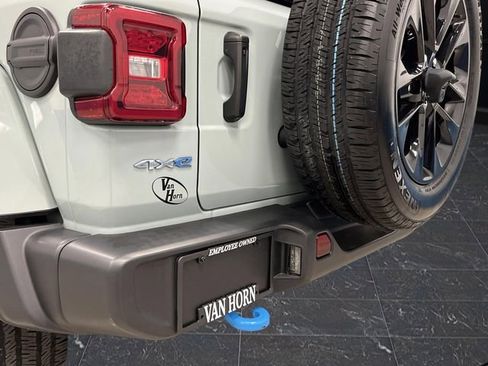 Used 2024 Jeep Wrangler Unlimited Sahara image 33