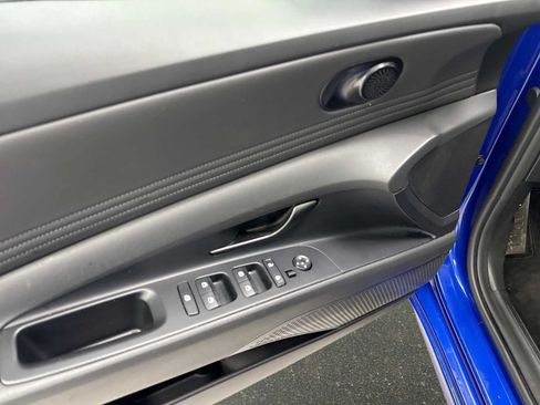 Used 2025 Hyundai Elantra Sport FWD image 15