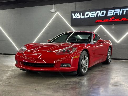 Used 2007 Chevrolet Corvette Coupe w/ Preferred Equipment Group RWD image 5