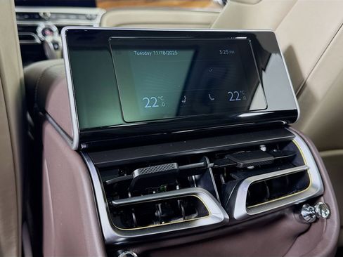 New 2026 Bentley Flying Spur Plug-In Hybrid image 25