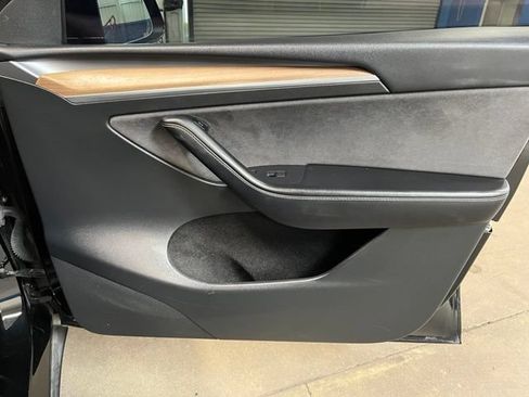 Used 2023 Tesla Model Y Performance AWD/4WD image 11