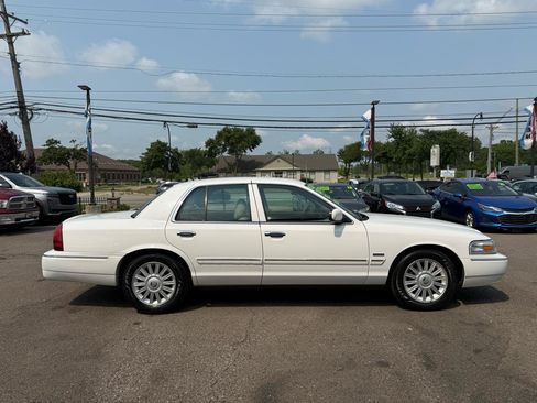 Used 2009 Mercury Grand Marquis LS RWD image 6