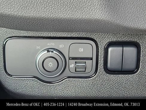 Used 2025 Mercedes-Benz Sprinter 2500 image 24