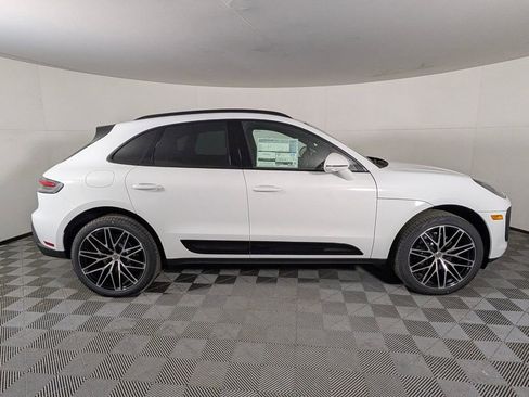 New 2026 Porsche Macan AWD/4WD image 8