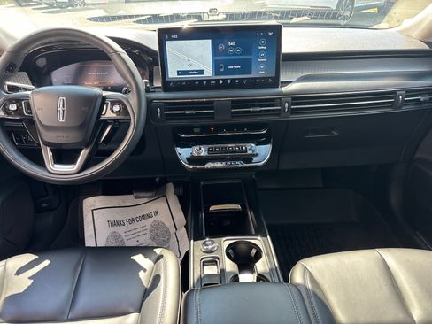 Certified 2024 Lincoln Corsair AWD image 28