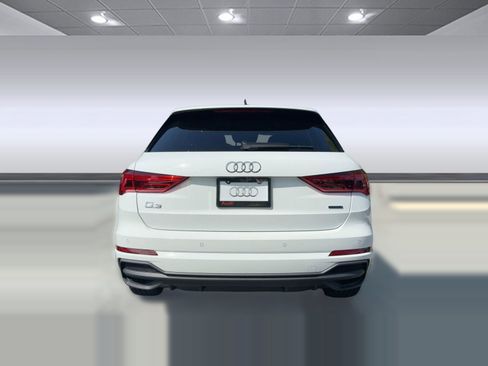 New 2025 Audi Q3 2.0T Premium image 9