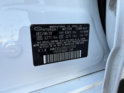 Used 2019 Hyundai Ioniq Plug-In Hybrid image 28