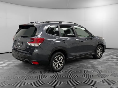 Used 2021 Subaru Forester Premium image 5