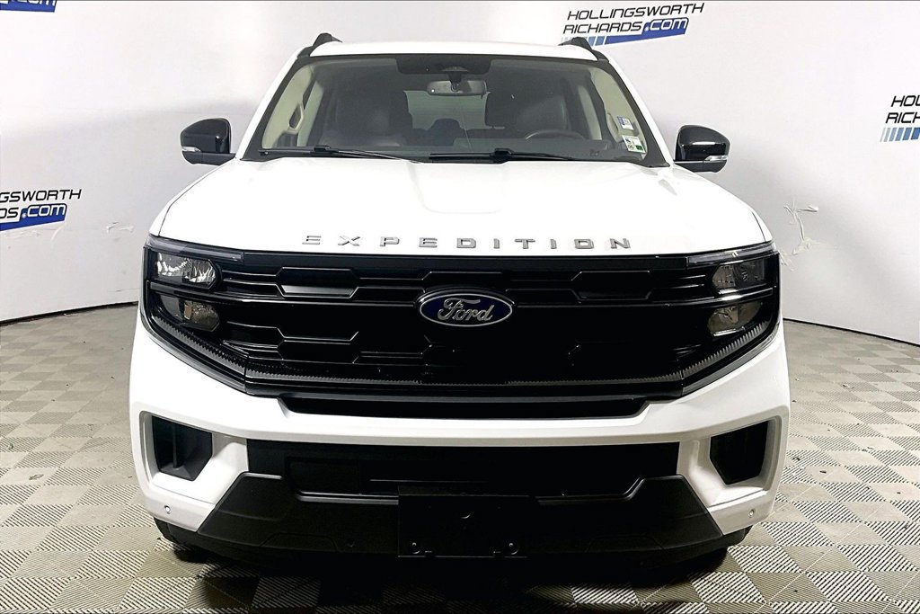 Certified 2025 Ford Expedition Active AWD/4WD image 2