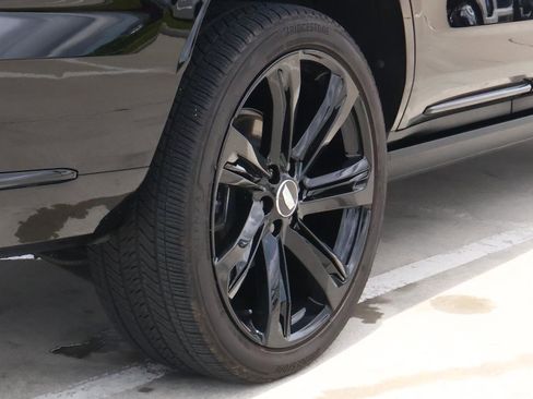 Used 2025 Cadillac Escalade Sport Platinum w/ LPO, Floor Liner Package AWD/4WD image 12