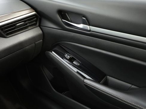 Used 2023 Nissan Altima 2.5 SV image 24