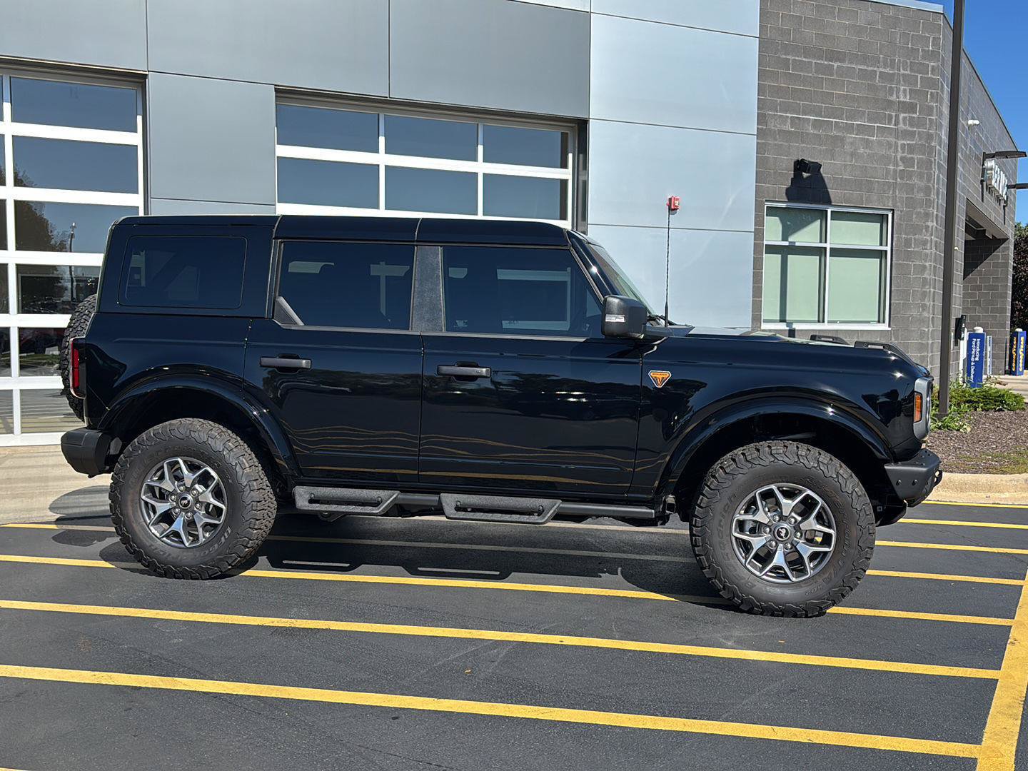 Used 2024 Ford Bronco Badlands AWD/4WD image 5